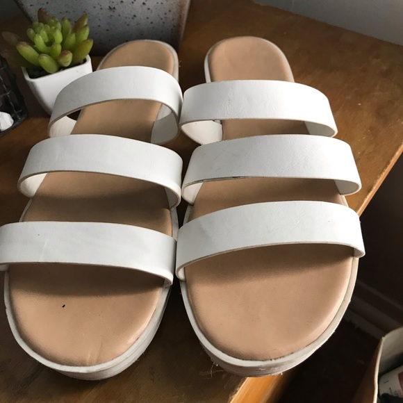 Sandals - Picture 3 of 3